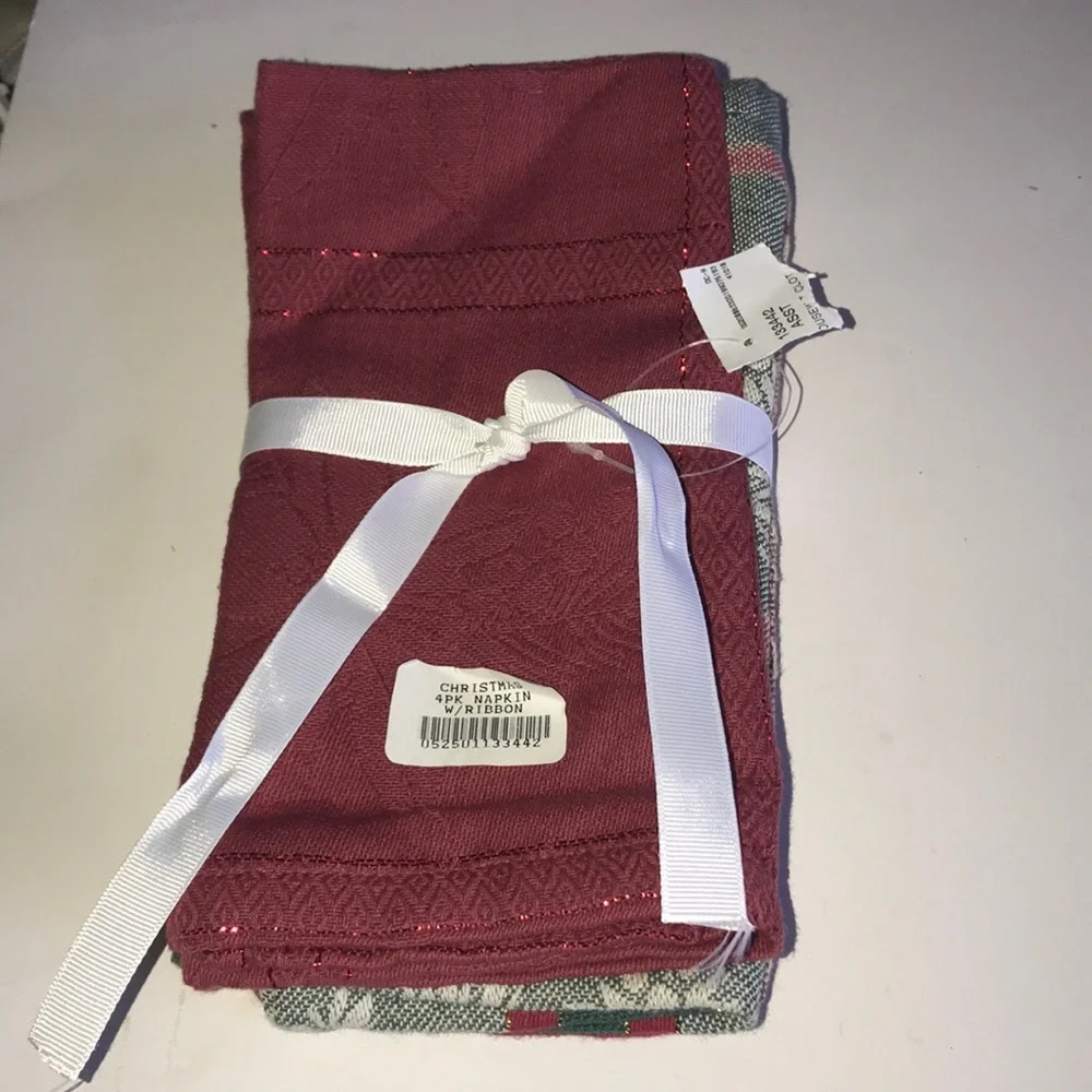 NWT Lintex Set/4 Christmas Napkins